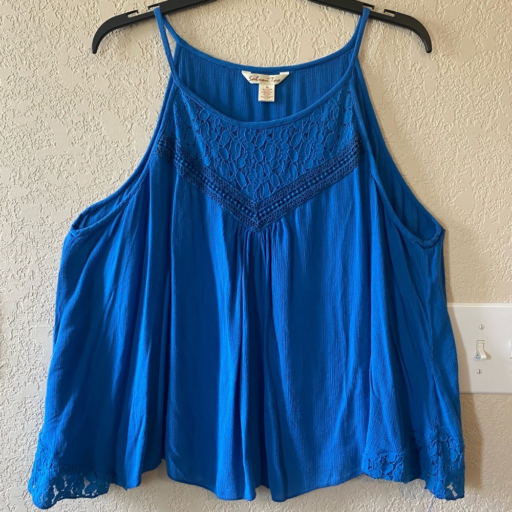 Flowy Blouse 💙🦋